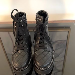 Black boots Vince Camuto size 7 1/2